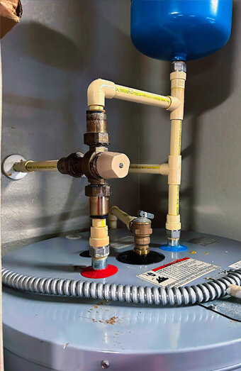 https://westperthhotwater.com.au/uploads/2025/06/gas-hot-water-system-35892.jpg