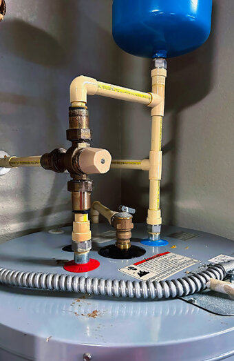 https://westperthhotwater.com.au/uploads/2025/06/gas-hot-water-system-63012.jpg
