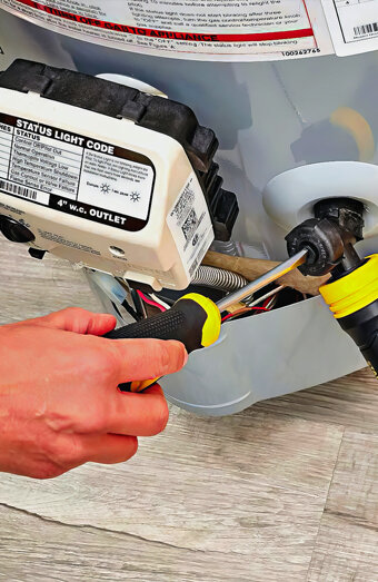 https://westperthhotwater.com.au/uploads/2025/06/hot-water-servicing-70528.jpg